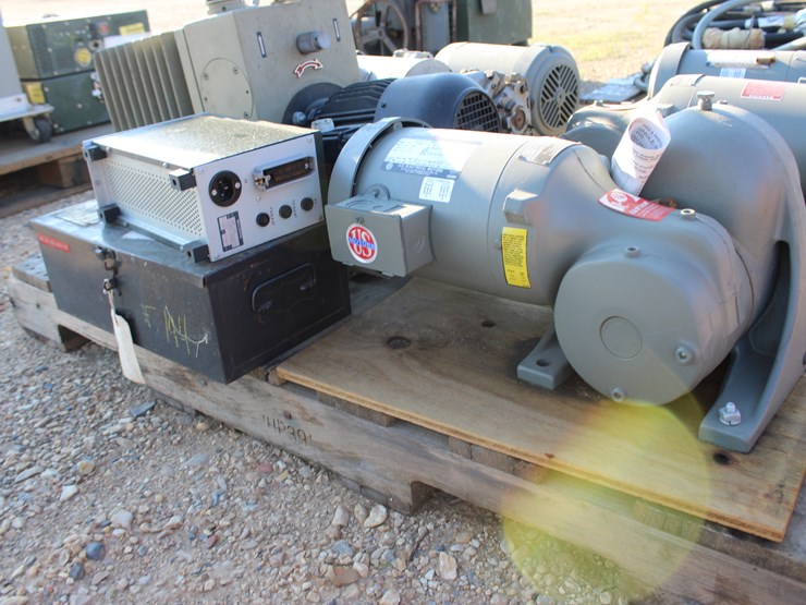 #8176-•-pallet-of-electric-motors-image-3