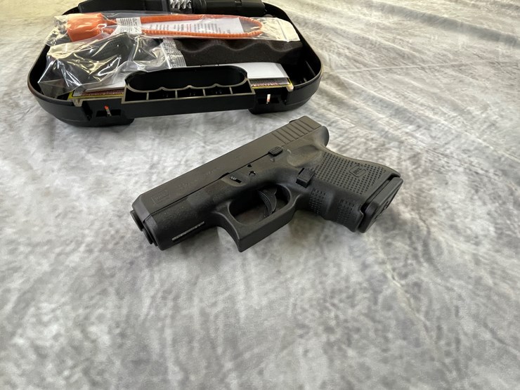 #4026-•-glock-33-gen-4,-sn:-cfuu180-image-3