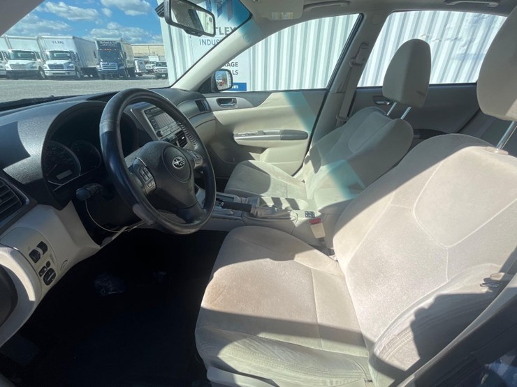 2010-subaru-impreza-passenger-car-image-8