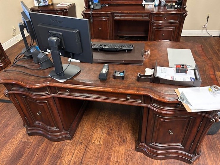 #1003-•-wooden-desk-image-1