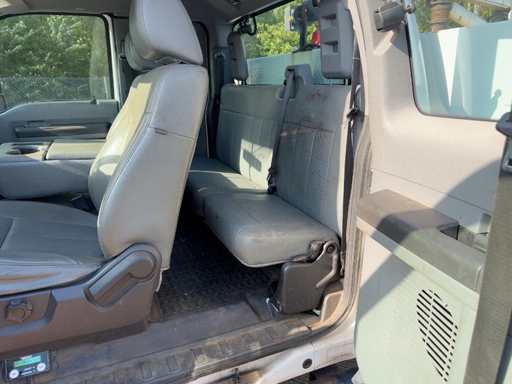 2012-ford-f550-xl-image-29