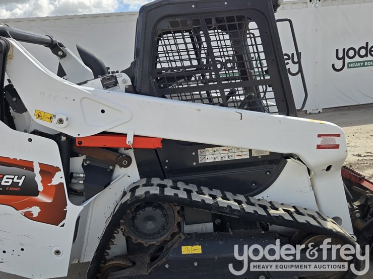 2022-bobcat-t64-image-34