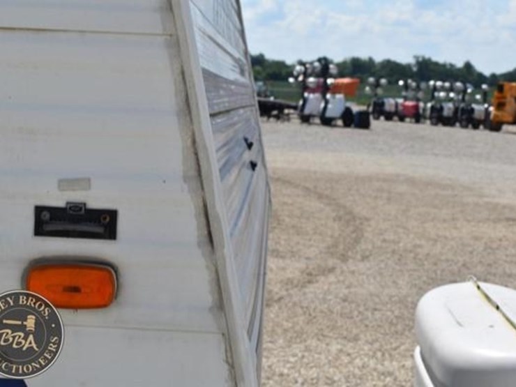 2004-keystone-rv-co-hornet-sport-27bs-38101-image-76