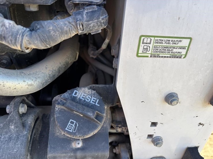 2022-bobcat-t870-image-40
