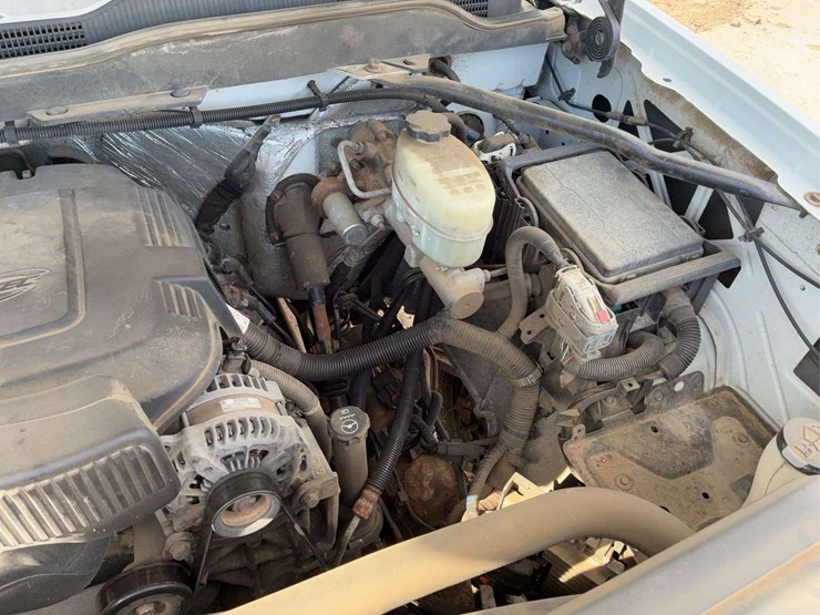 2015-chevy-silverado-3500hd-image-31
