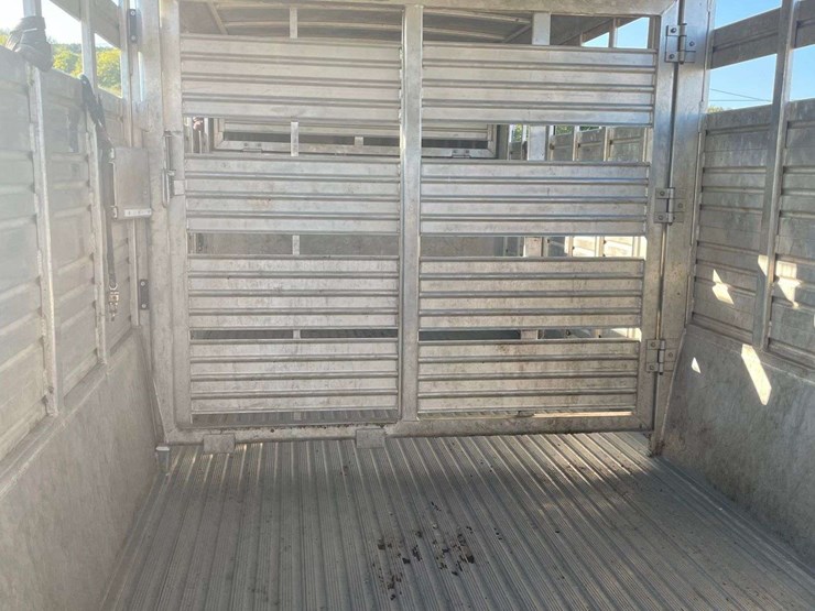 2003-20'x7'-feather-lite-aluminum-livestock-trailer-image-20