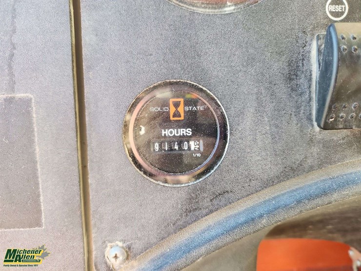 2010-jlg-g10-55a-image-13