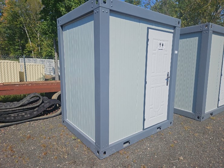 portable-restroom-image-2