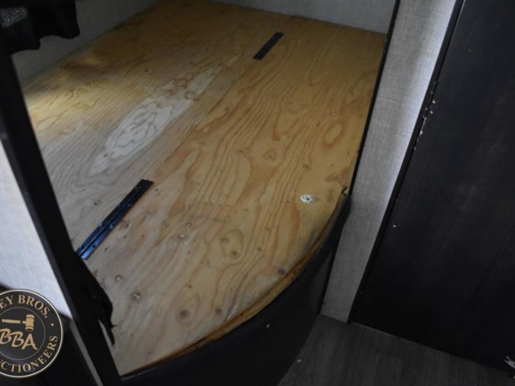 2022-jayco-jay-flight-slx-264bh-38128-image-39
