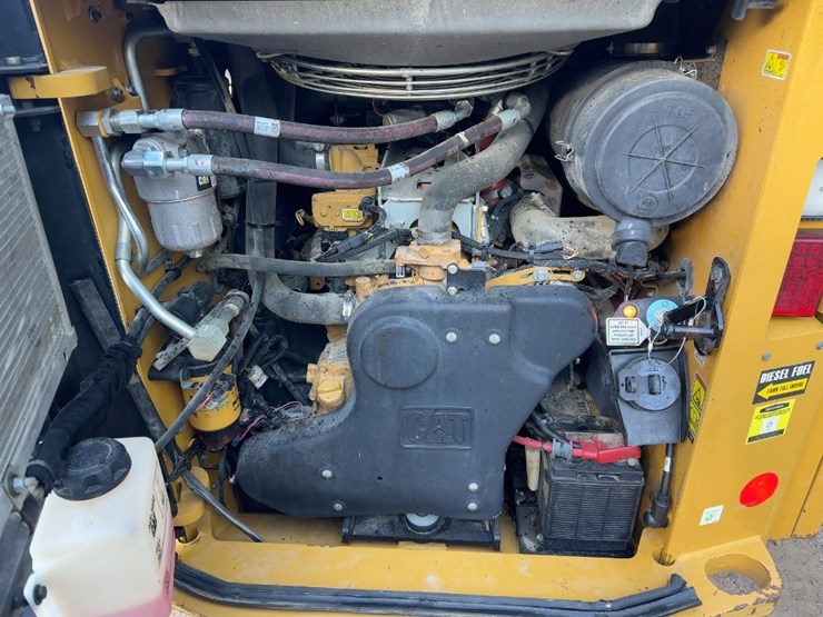 2023-caterpillar-299d3-image-17