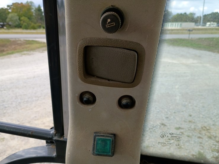 2004-kioti-dk65c-image-44