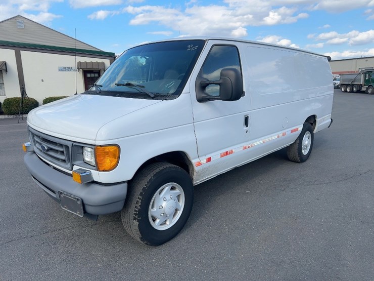 2007-ford-e250-image-1