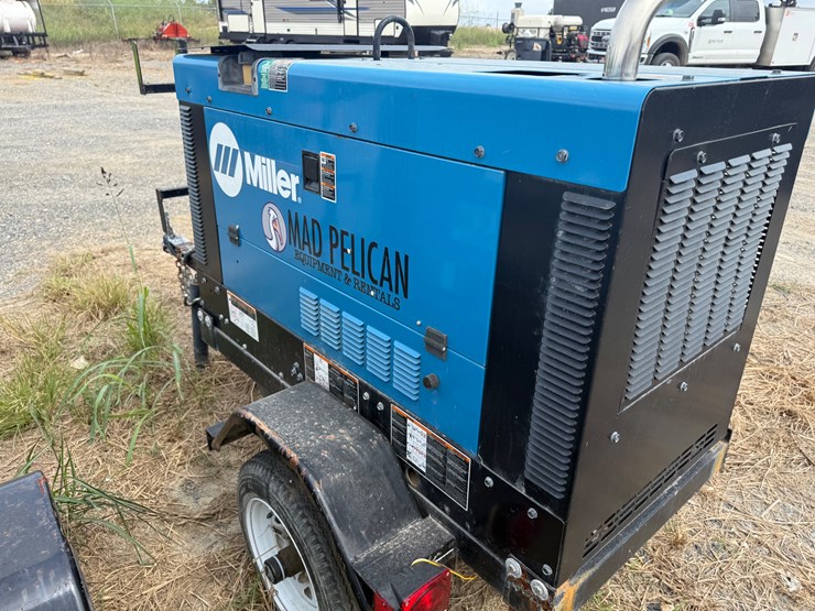 #679-•-2023-miller-big-blue-dual-450’s!-image-2