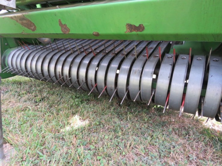 krone-classic---line-130b-round-baler-image-3