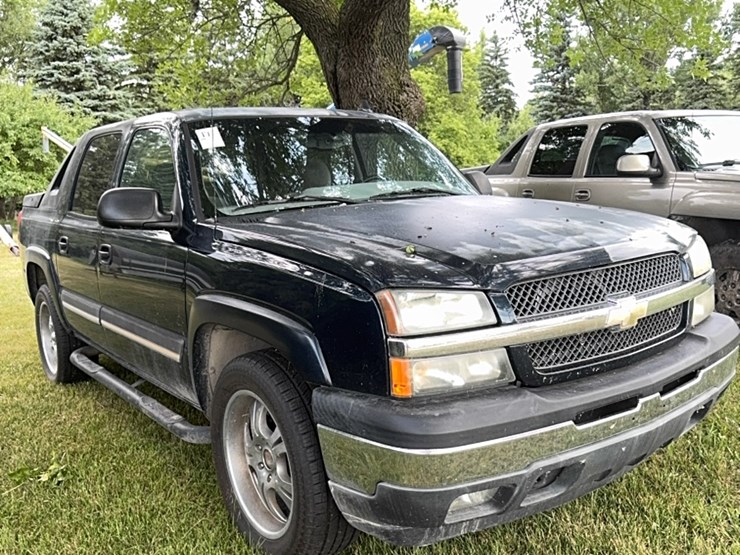 2006-4wd-chevy-avalanche,-az-vehicle,-no-rust,-206,972-miles,-runs-great-image-3