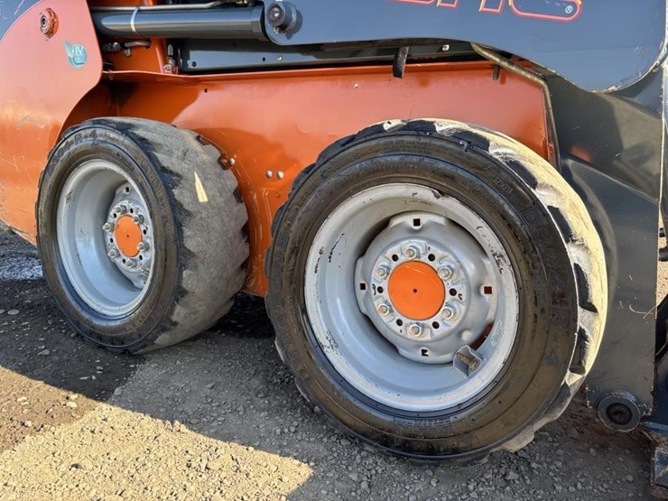 2019-gehl-rt105-image-17