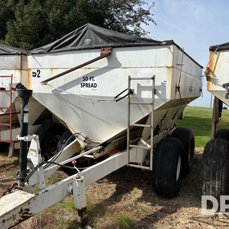 Dry Spreader Buggy (DR12304 Unit #52)