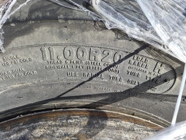 semi-truck-tires-image-2
