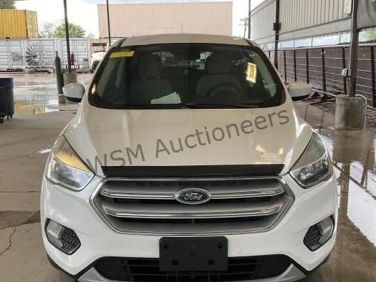 2017-ford-escape-se-image-3
