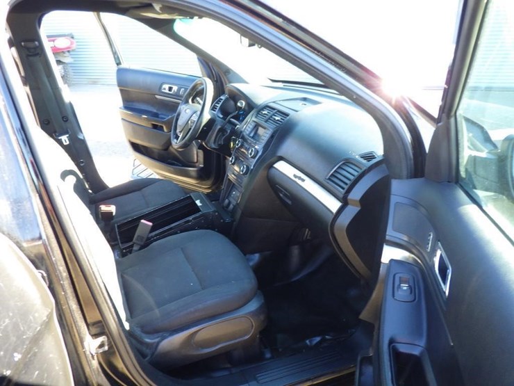 2017-ford-explorer-image-6