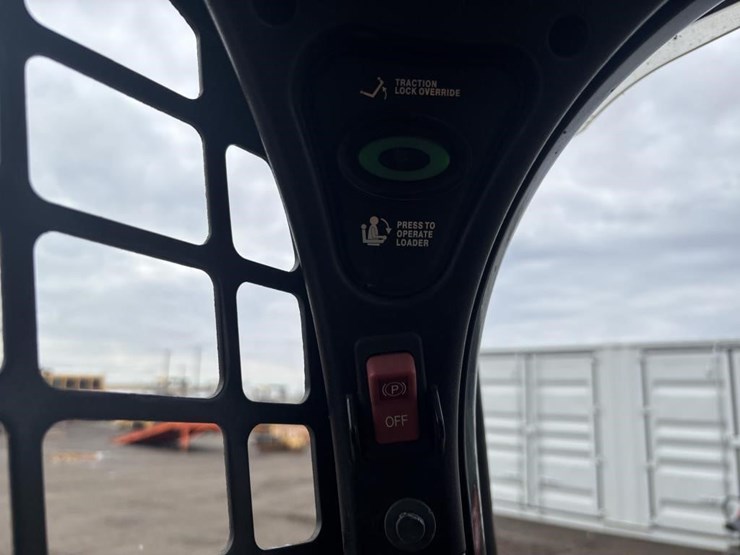 2021-bobcat-t770-image-31
