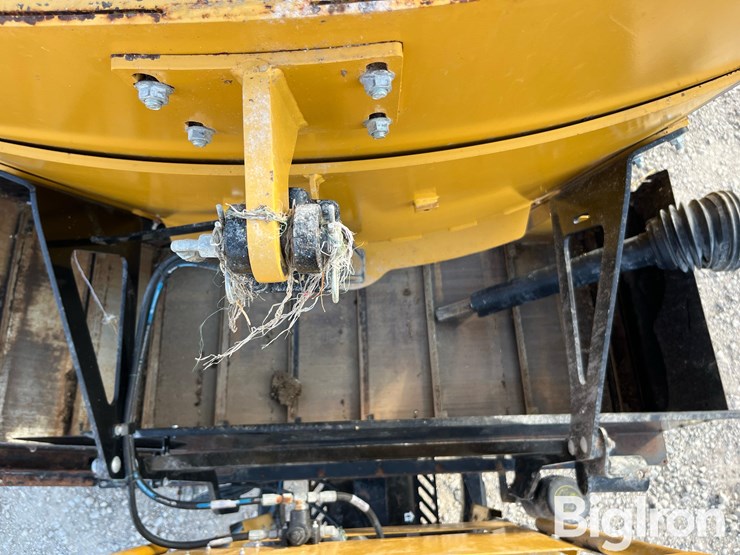 2022-vermeer-vs570-vertical-feed-mixer-wagon-image-16