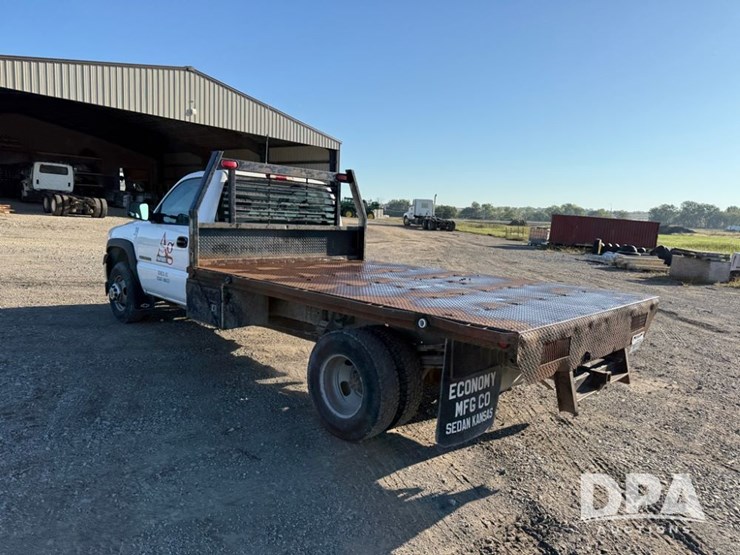 2002-gmc-3500-image-18