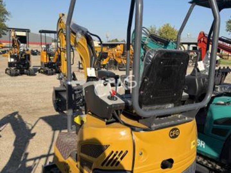 #65-•-mini-excavator---gas---hydraulic-thumb-image-4