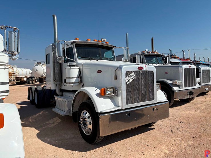 2011-peterbilt-367-image-2