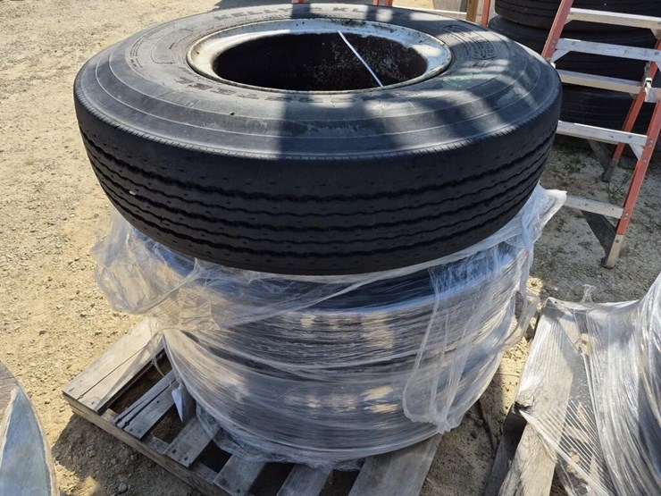 semi-truck-tires-image-2