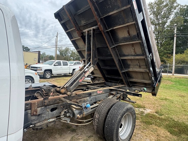 2021-ford-f350-xl-image-9