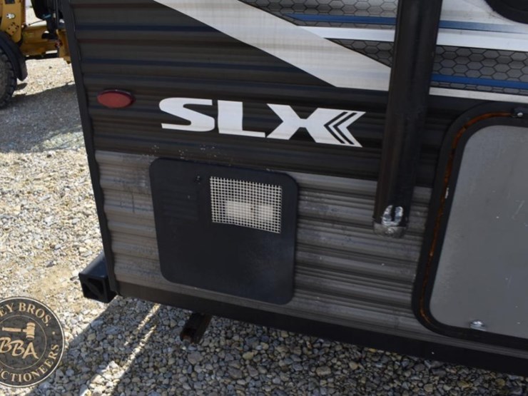 2022-jayco-jay-flight-slx-264bh-38128-image-45
