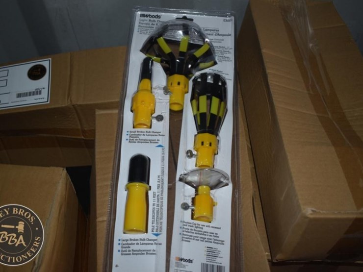 woods-light-bulb-changers-and-rubber-wheels-image-2