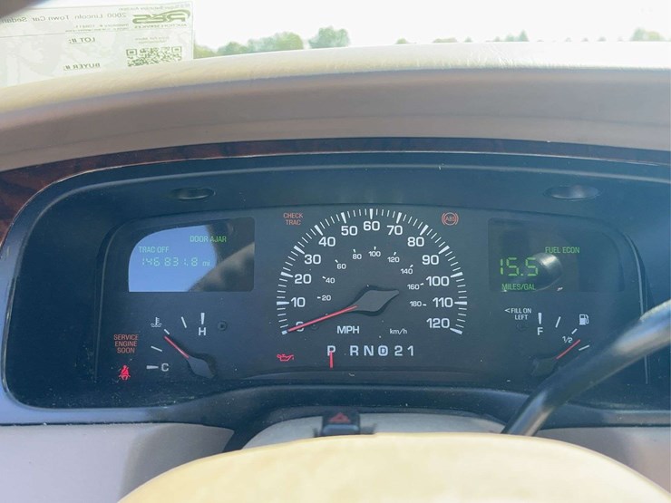 2000-lincoln-town-car-sedan-image-39