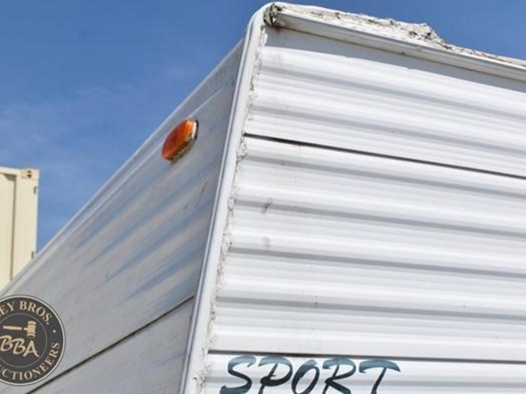 2004-keystone-rv-co-hornet-sport-27bs-38101-image-64