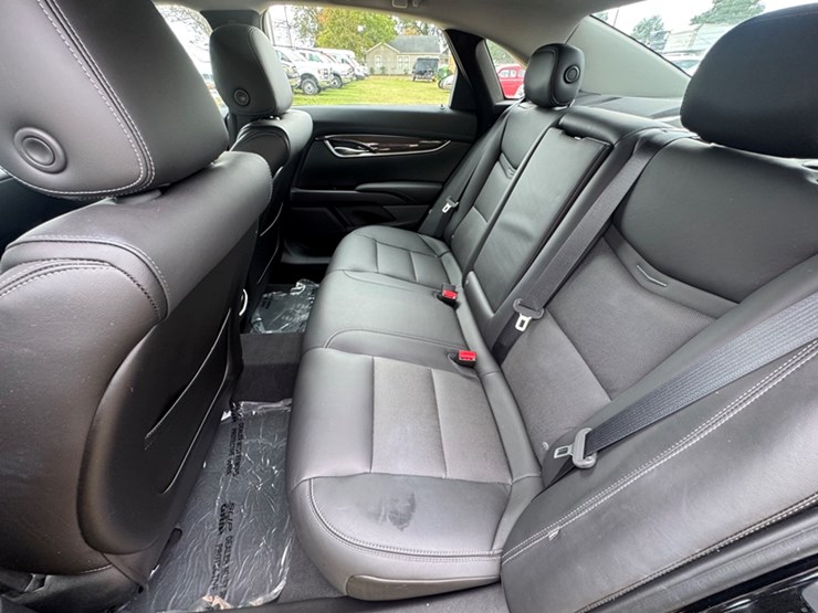 2016-cadillac-xt5-luxury-image-12