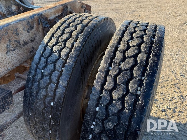 2002-international-durastar-4400-image-38