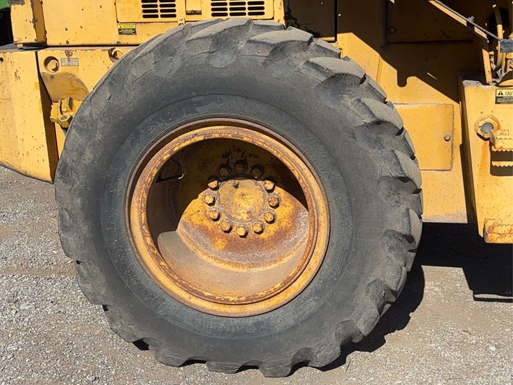 komatsu-180-wheel-loader-image-12