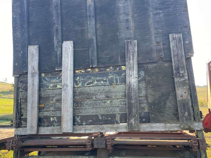 papec-tandem-axle-silage-wagon-image-16
