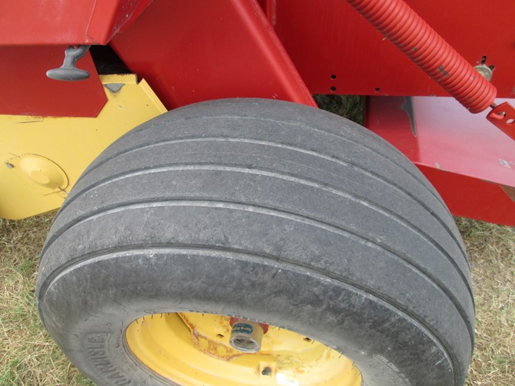 new-holland-664-image-5