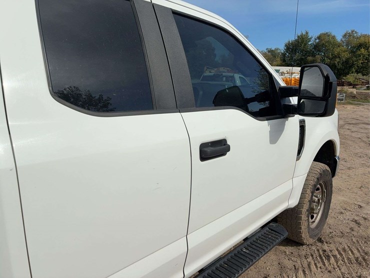 2021-ford-f250-image-17
