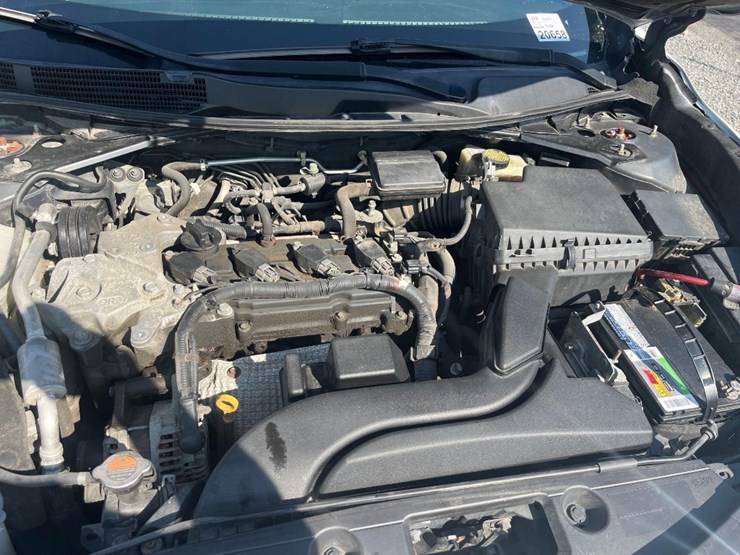 2015-nissan-altima-sedan-image-11