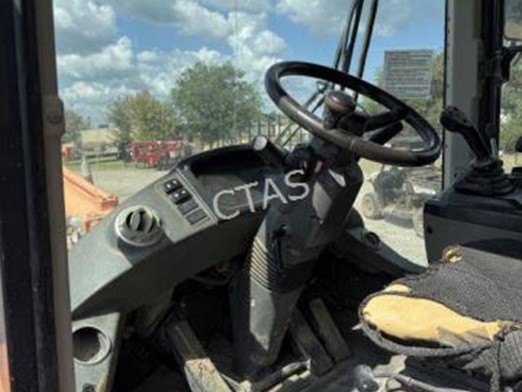 #220-•-doosan-wheel-loader-w/-bucket-image-29