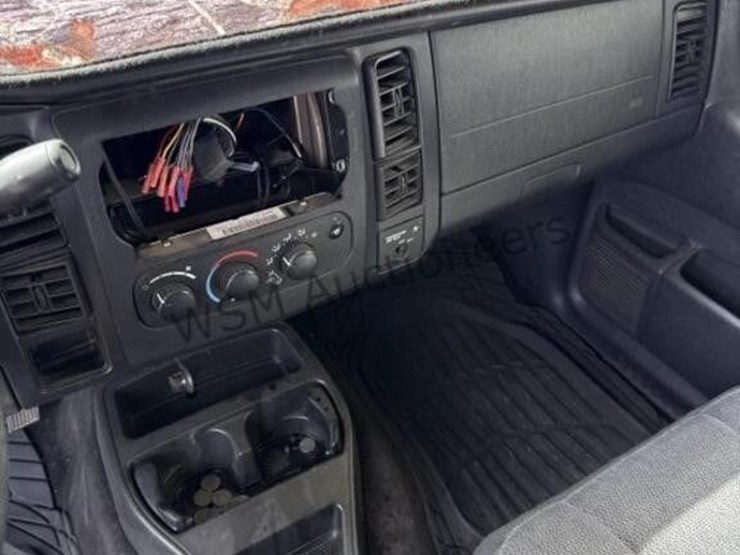 2004-dodge-dakota-image-18