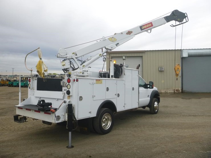 2015-ford-f550-image-15