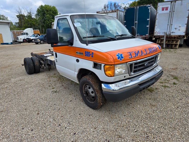 2006-ford-e450-image-24