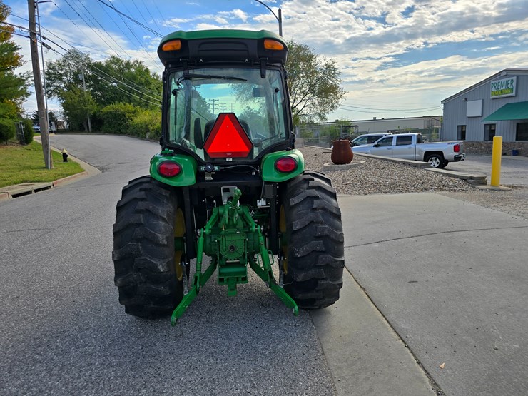 john-deere-4044r-image-16
