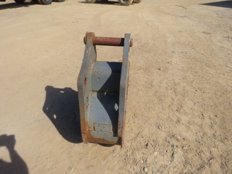 excavator-bucket-with-teeth-image-3