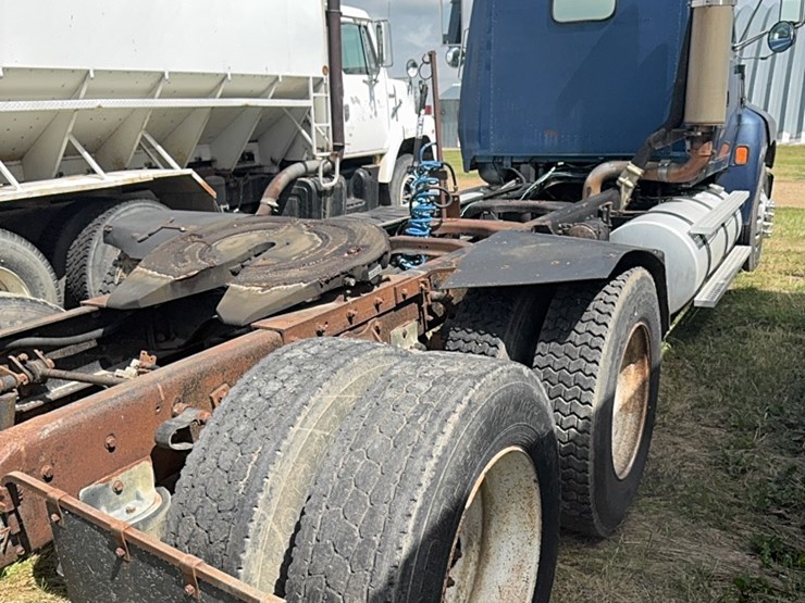 1997-ford-aero-max-day-cab-semi,-60-series-detroit,-9-speed-manual-image-14