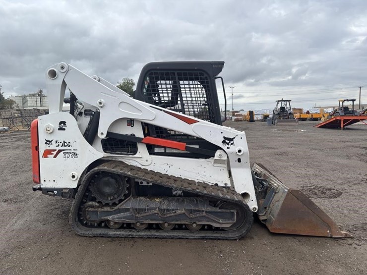 2021-bobcat-t770-image-7
